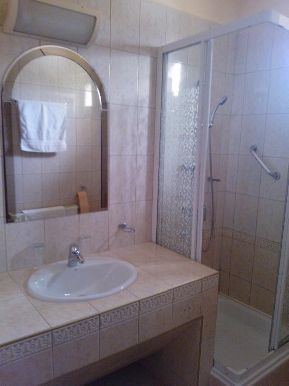 Kolibri Hotel Miskolc Quarto foto