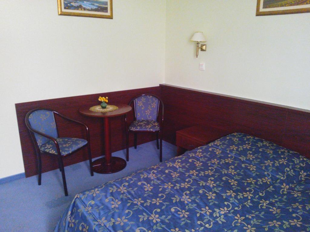 Kolibri Hotel Miskolc Quarto foto