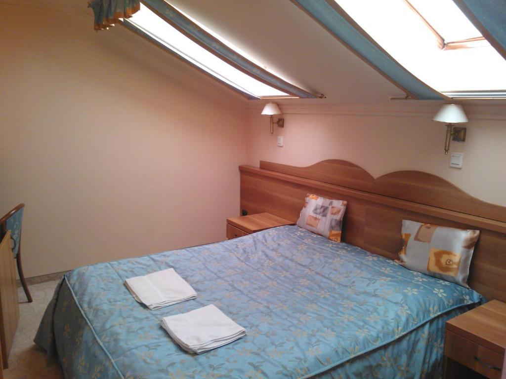 Kolibri Hotel Miskolc Quarto foto