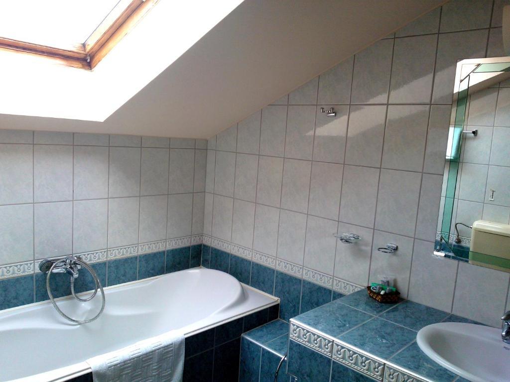 Kolibri Hotel Miskolc Quarto foto